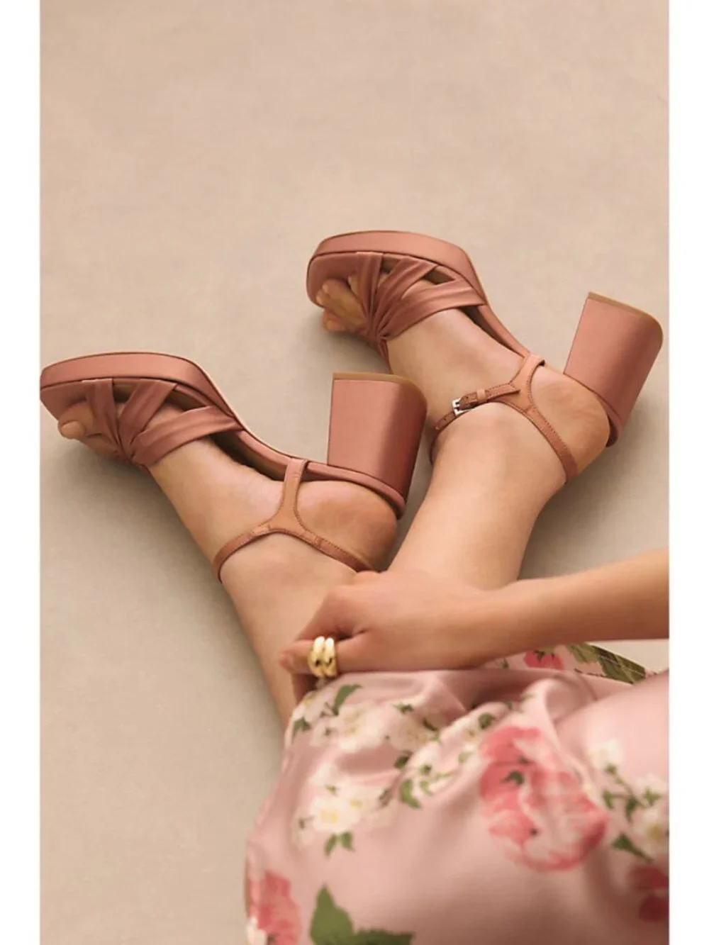 New Reformation Maize Platform Heeled Sandals Sz US 10